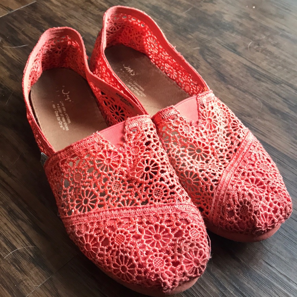 Crochet toms!